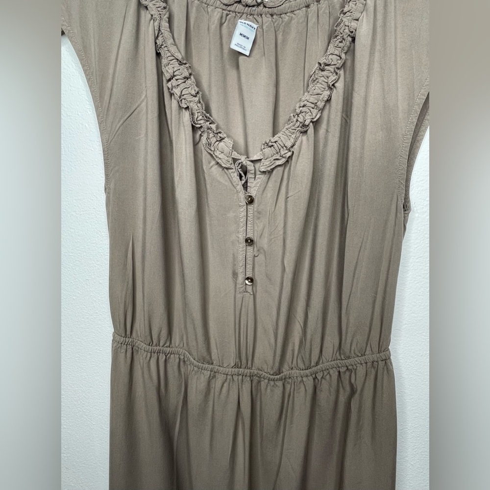 Old Navy Women’s Midi Sleeveless V-Neck Dress w/ Front tie & Buttons - Picture 3 of 6